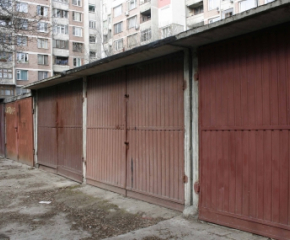 Община Сливен започна премахването на незаконни  гаражи в кварталите „Сини камъни“, „Българка“ и „Дружба“